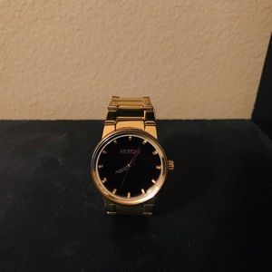 Nixon watch